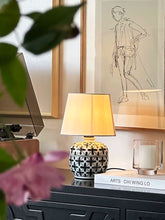 Medieval Ceramic Table Lamp Hand-painted Classic Old Flower Guest Study Cafe Old Shanghai French Atmosphere Lamp