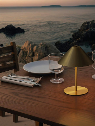 Shape on The Medieval Style Charging Atmosphere Light Metal Bedside Bar Villa Dining Table Advanced Sense Touch Small Table Lamp Decoration