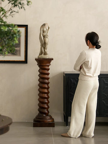 Supershaped Sales Office Sculpture Retro Style Model House House Entrance Staircase Bottom Floor-standing Venus Decorations