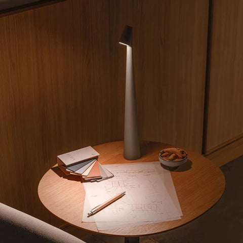 Spanish Charging Desk Lamp, Modern Simple LED Atmosphere Restaurant Study Desk Bedside Lamp