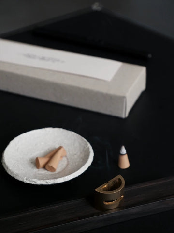 "cha Cha Zero" Mood "half Win" Incense Holder - Brass & Sandalwood Aromatherapy Burner, Incense Stick Holder, Incense Burner Stand