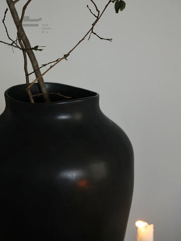 Shape French Medieval Nanyang Style Ceramic Vase Home Decoration Porch Hydroponic Black and White Retro Flower Ornament