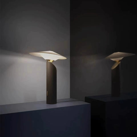 Italian Simple Creative Living Room Study Bedroom Bedside Lamp Nordic Model Room Hotel Decorative Table Lamp