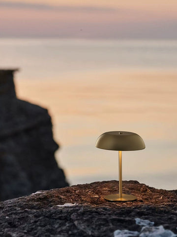 Shape Medieval Charging Small Table Lamp Retro Metal Bedside Lamp Living Room Cafe Outdoor Camping Atmosphere Lamp