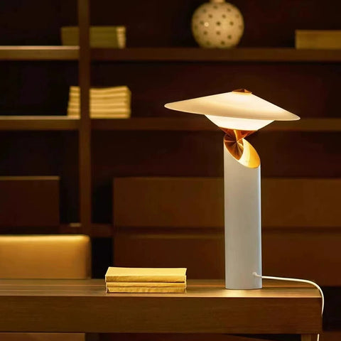 Italian Simple Creative Living Room Study Bedroom Bedside Lamp Nordic Model Room Hotel Decorative Table Lamp