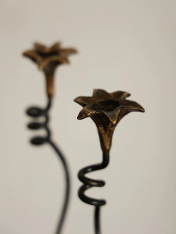 Formal Cast Iron Candlestick Ornaments Lily Wabi-sabi Style Black Metal Decoration Retro Side Cabinet Iron Candlestick Dining Table