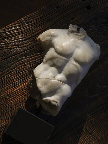 Supershaped Medieval Style Half-length Male Body Strength and Beauty Sculpture Entrance Hall Living Room Artistic Creative Resin Ornaments